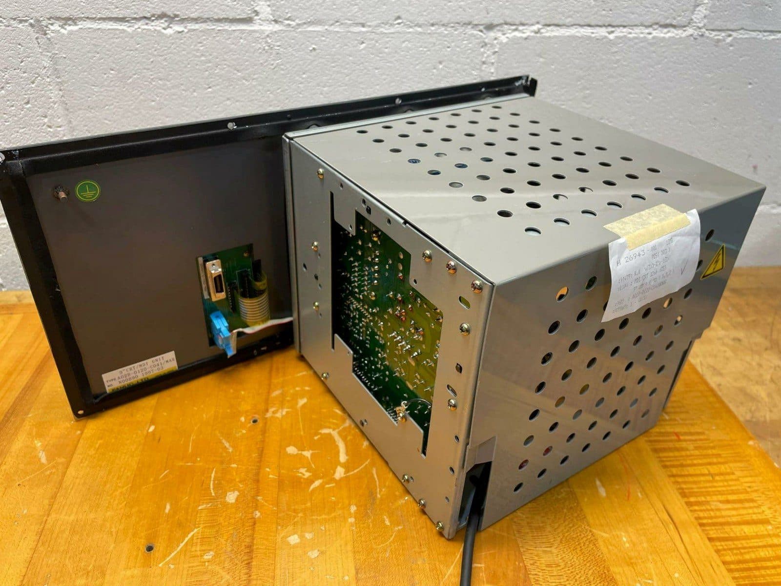 18-MB-A02B-0120-C041-MAR Fanuc 18-MB A02B-0120-C041/MAR Operator Panel 9 Inch Mono CRT/MDI Unit in MN - View 4 | CNC Spare Part